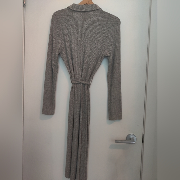 Grey Ribbed Dress Size Large - Picture 2 of 4